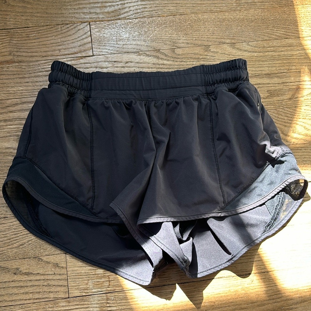 Lululemon Hottie Hot Shorts (2.5 inseam)